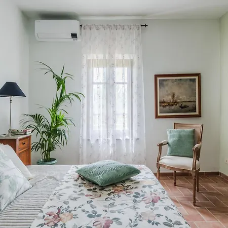 Villa In Tuscany Near Pisa With Pool *