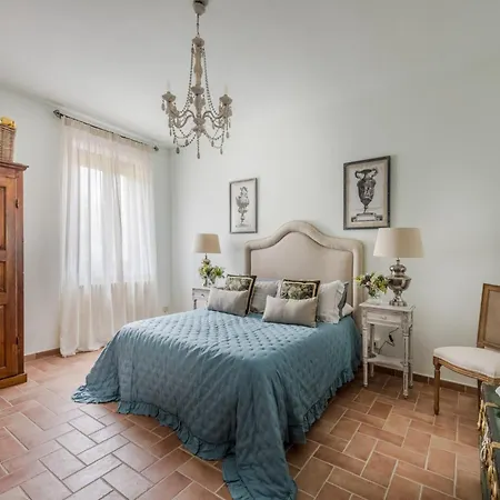 In Tuscany Near Pisa With Pool