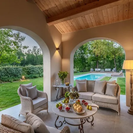 Villa In Tuscany Near Pisa With Pool Orentano