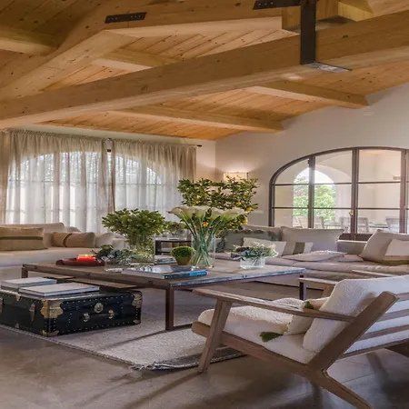 Elegant In Villa