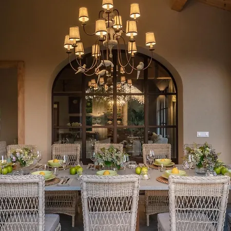 Elegant In Villa *