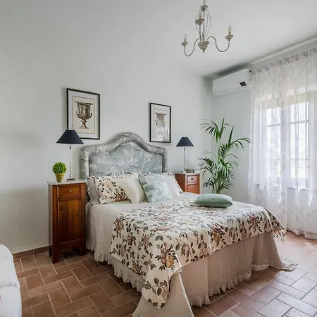 Villa In Tuscany Near Pisa With Pool